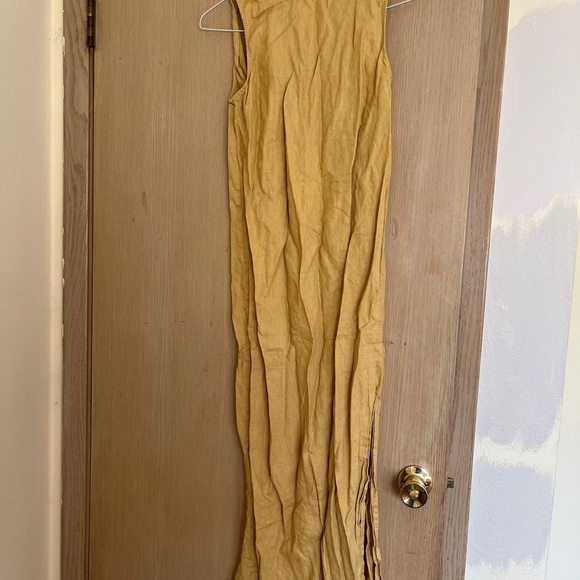 Reformation 100% Linen scoop back dress - Picture 4 of 6